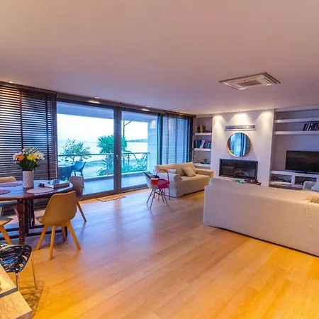 Villa Luxury Beachfront In Pefkakia-volos *